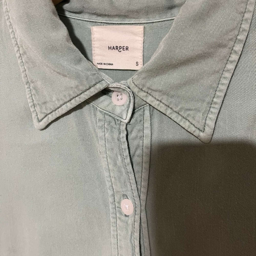 Green button up - Picture 3 of 4